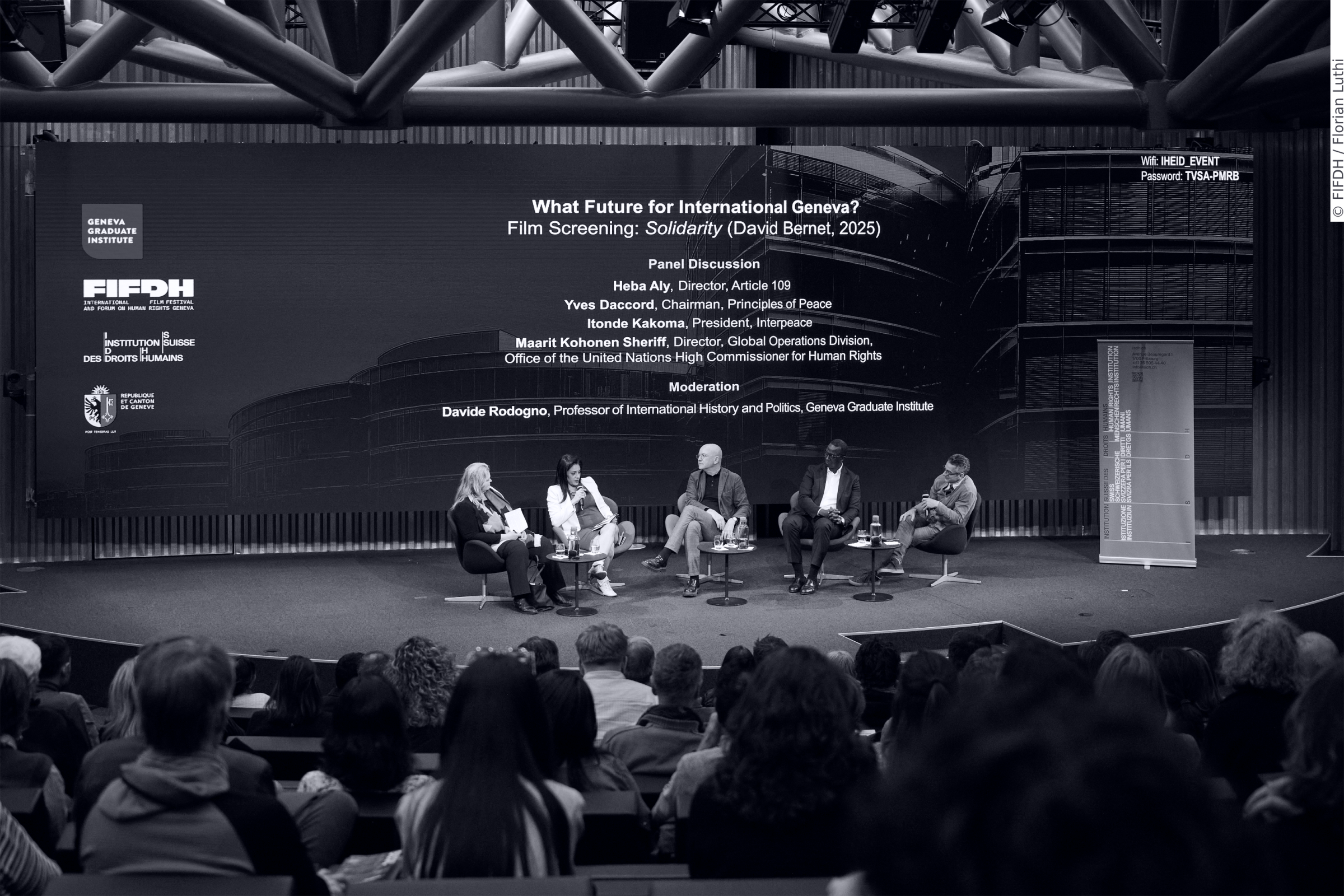 Podiumsdiskussion mit Referierenden am FIFDH in Genf.